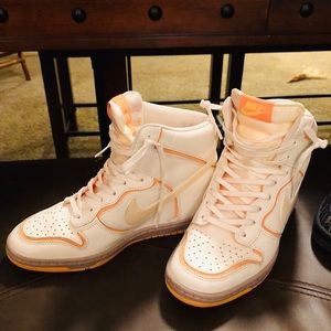 Nike Dunk Sky Hi Wedge Sneaker